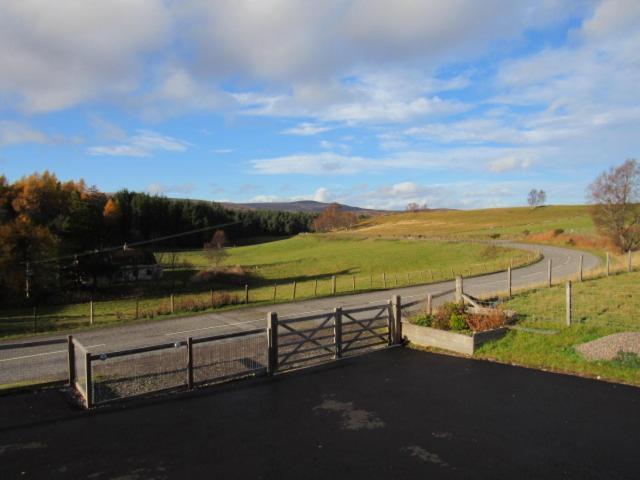 Drovers Studio Apartment Tomatin Exteriör bild
